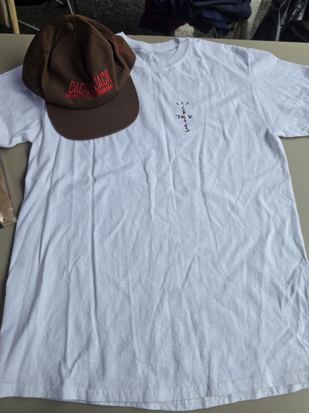 Cactus Jack Shirt & Hat